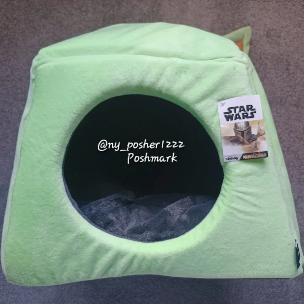 𝗰𝗵𝗲𝘄𝘆 𝗦𝗧𝗔𝗥 𝗪𝗔𝗥𝗦 𝗠𝗔𝗡𝗗𝗔𝗟𝗢𝗥𝗜𝗔𝗡 The Child Cave Pet Bed Green